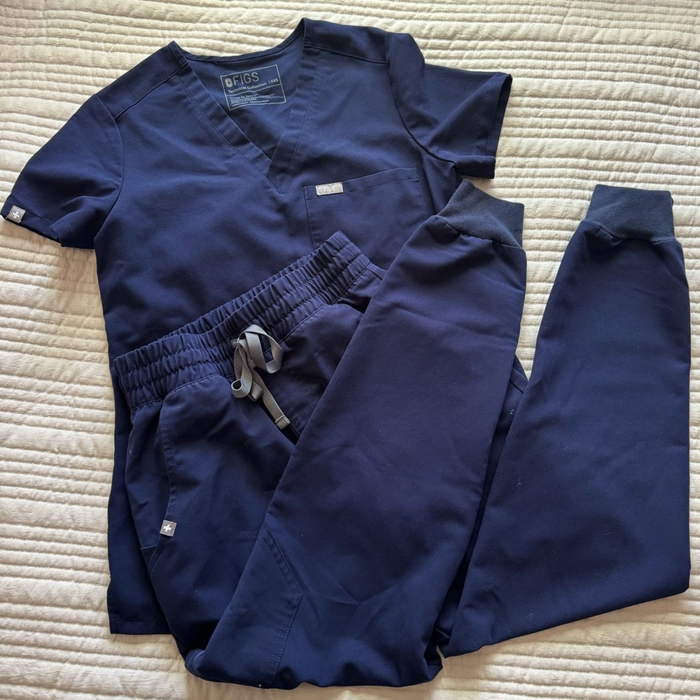 FIGS Scrub Set - Navy